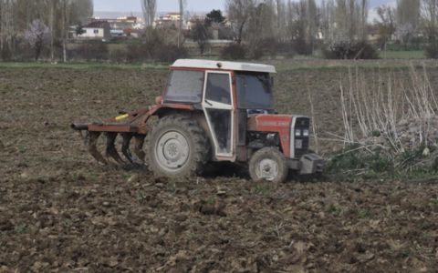 Afyonkarahisar'ın Şuhut ilçesinde patates ekim sezonu başladı